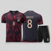 Landsholdstrøjer Børn Tyskland VM 2022 Toni Kroos 8 Udebane Fodboldsæt..